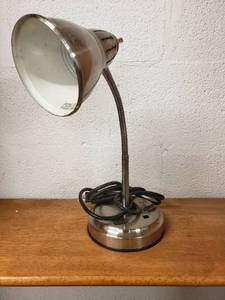 lot 58311 image: Metal Desk Lamp