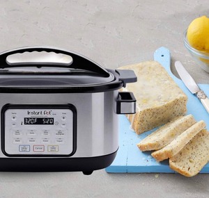 lot 198 image: Instant Vortex 4-in-1 Air Fry, Roast, Toast, Crisp, Dehydrate, Reheat, 2 Quart, Aqua