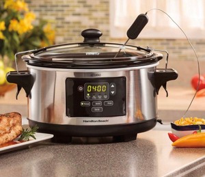 lot 579 image: Hamilton Beach 33969 Set & Forget Digital 6 Qt Programmable Slow Cooker Crockpot