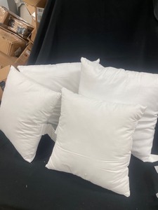 lot 7533 image: Throw Pillows