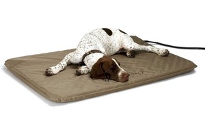 lot 7563 image: K&H Pet Products Lectro-Soft Outdoor Heated Pet Bed