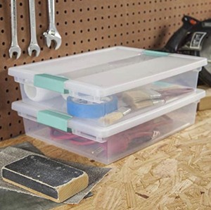lot 7574 image: STERILITE 19638606 Large Clip Box, Clear with Blue Aquarium Latches 5 pieces (Large)