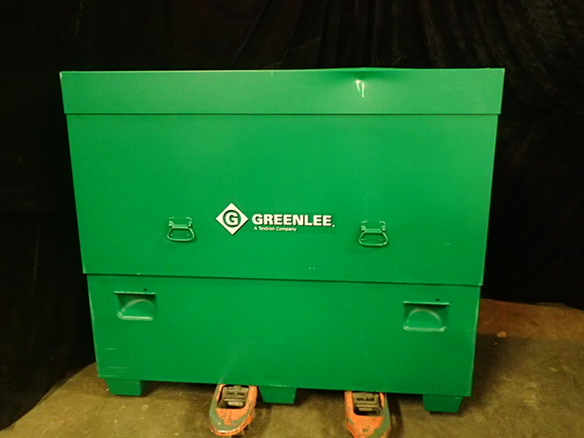 lot 1069 image: Greenlee Flat Top Job Box Model 4860