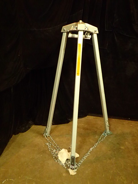 lot 1071 image: Miller By Honeywell 517 Ft Tripod For Res & Rec System