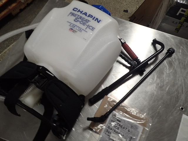 lot 1110 image: Chapin Pretreat and De-Ice Backpack Sprayer
