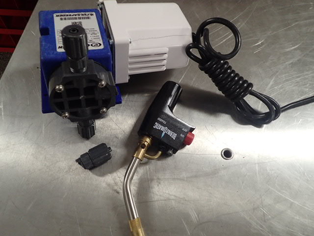 lot 1169 image: CHEM-TECH XPV X030-XA-BAA8-G19 Diaphragm Metering Pump, 30 GPD, 100 PSI