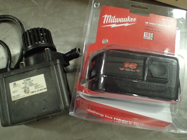 lot 1179 image: Milwaukee 18V Battery
