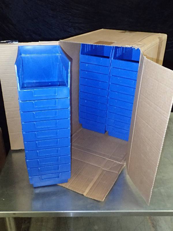 lot 1256 image: Quantum Storage Systems Plastic Parts Pin