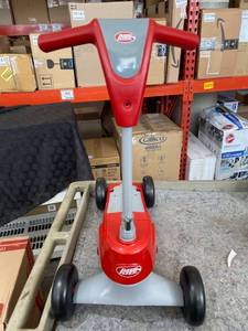 lot 10070 image: Radio Flyer Scooter