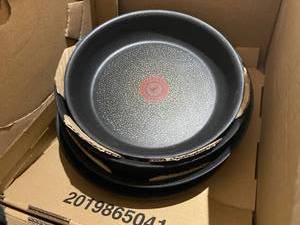 lot 10162 image: T FAL CIRCULAR BAKING DISHES SET OF 4