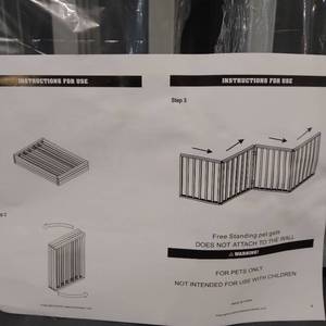 lot 31442 image: FREE STANDING PET GATE