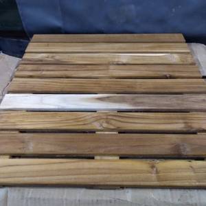 lot 31457 image: NATURAL WOOD COOLING RACK