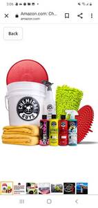 lot 31576 image: Chemical Guys HOL132 Best Car Wash Bucket Kit with Dirt Trap, 16 fl. oz, 11 Items