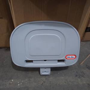 lot 31583 image: LITTLE TIKES BASKETBALL GOAL ADJ 4FT