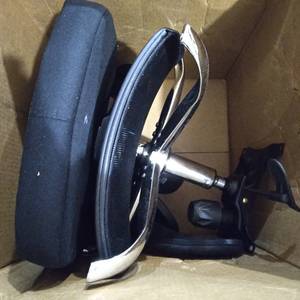 lot 31588 image: OFFICE CHAIR BLACK ADJUSTABLE 1 TOUCH