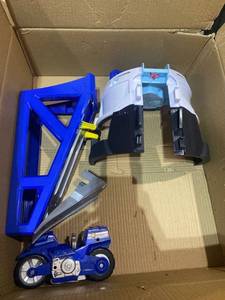 lot 31701 image: PAW PATROL STATION AND MOTORCYCLE TOY SET
