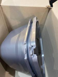 lot 31749 image: GREY LARGE CAT LITTER BOX