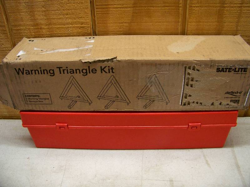 lot 515 image: Sate-Lite Warning Triangle Kit