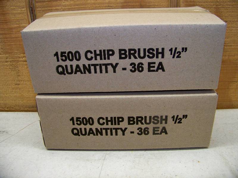 lot 524 image: 72 Artists Chip Brush Paint Brushes
