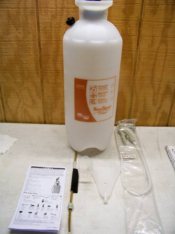 lot 511 image: Sure Spray Deluxe 3 Gallon Sprayer