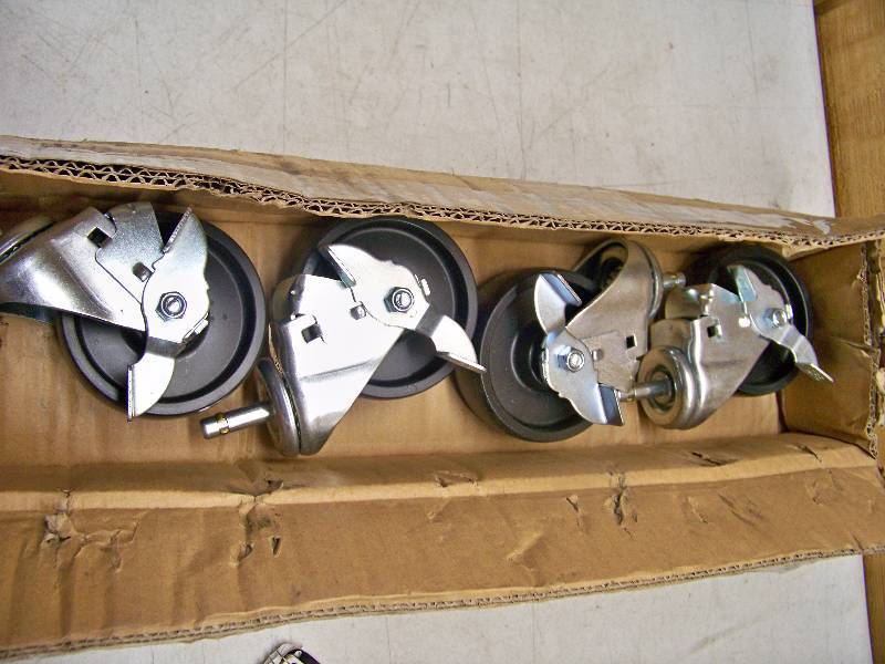 lot 533 image: Set of 4 Locking Casters
