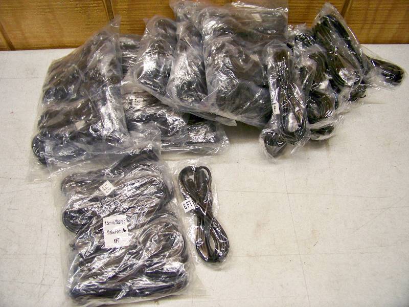 lot 541 image: 85 MaleFemale Stereo Aux Cords