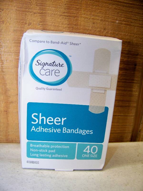 lot 566 image: 26 Boxes Signature Care Sheer Bandages