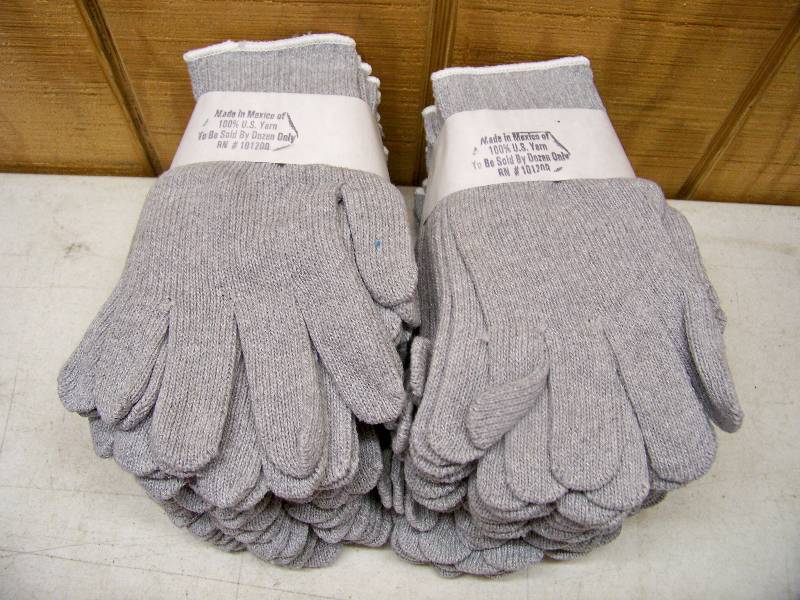 lot 593 image: 24 Pair Extra Heavy Knit Work Gloves