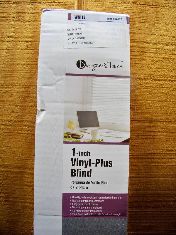 lot 616 image: 6 Designers Touch 1 Inch Vinyl Blinds