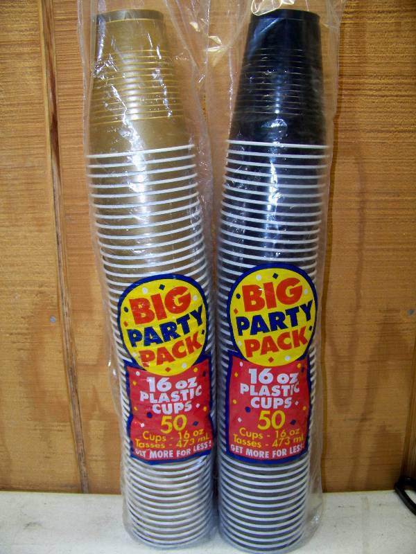 lot 643 image: Plastic Cups like Solo Cups