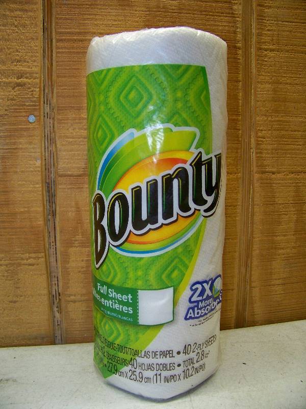 lot 647 image: 30 Rolls Bounty Paper Towels