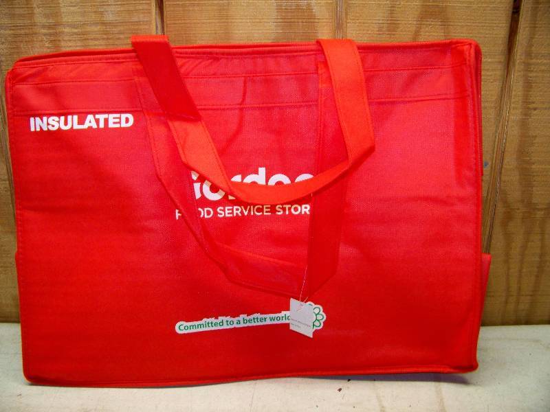 lot 656 image: 20 Insulated Reusable Shopping Bags