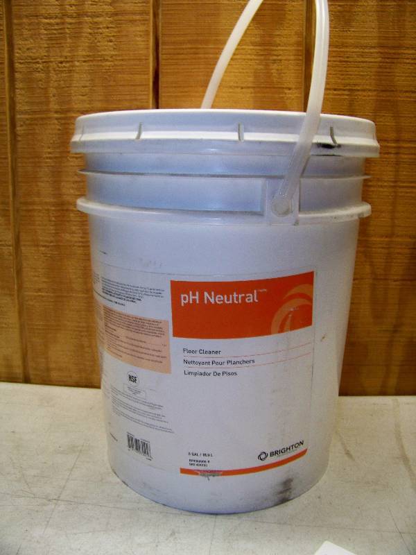 lot 661 image: 5 Gallons PH Neutral Floor Cleaner