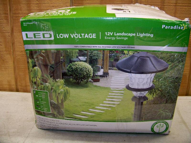 lot 677 image: LED Low Voltage 12V Landscape Lighting