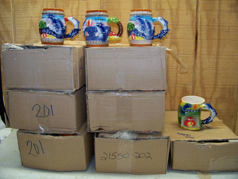 lot 701 image: 41 Mugs and Steins