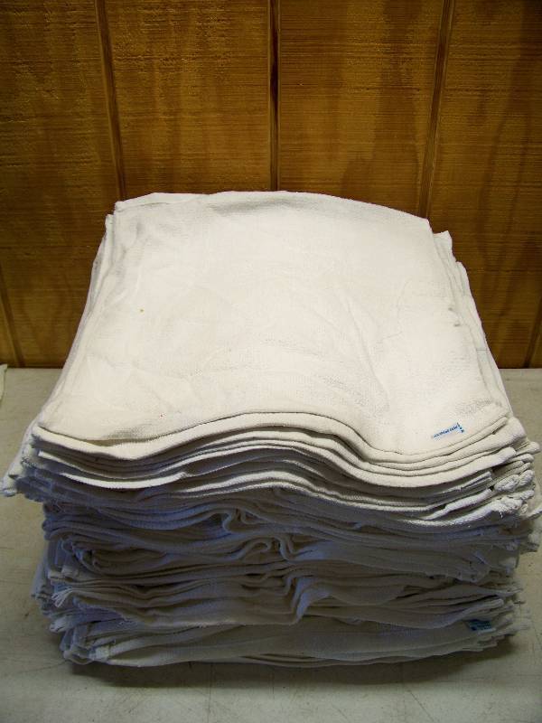lot 718 image: 143 Uline Performax Terry Towels