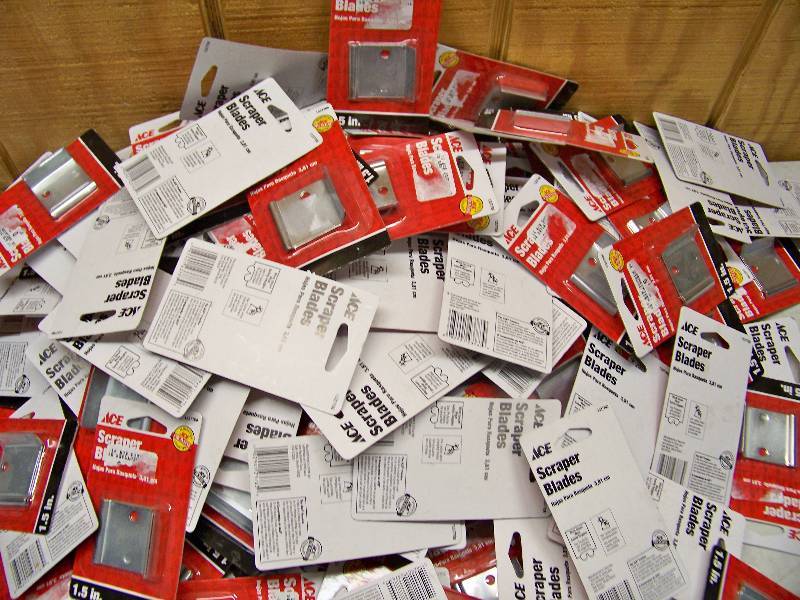 lot 744 image: 160 Ace Scraper Blades