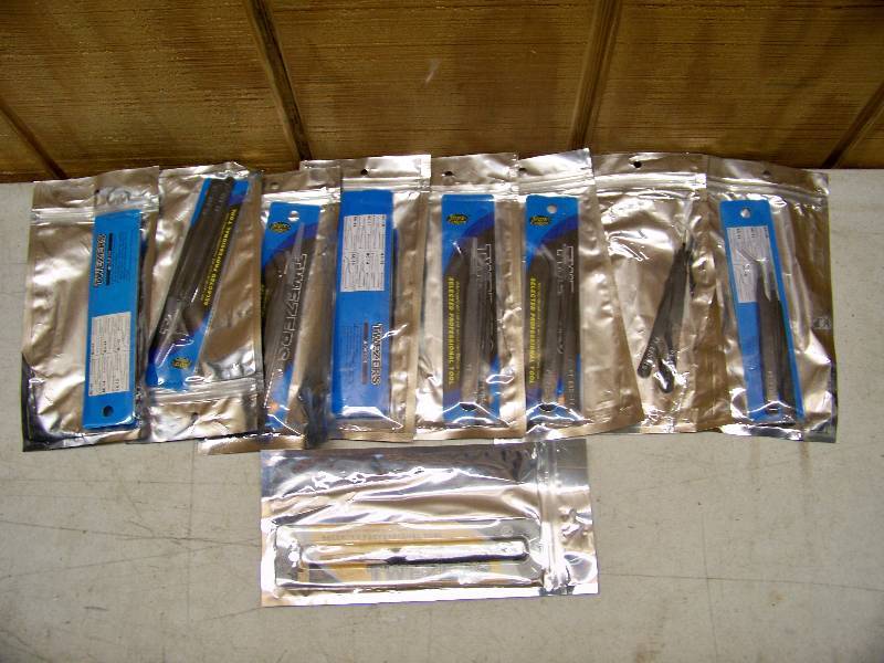 lot 759 image: 8 sets of 2 Pairs of Tweezers