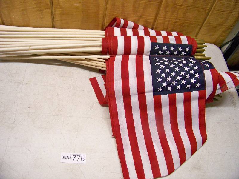 lot 778 image: 48 American Flag Stick Flags