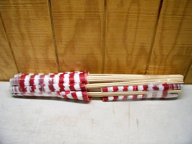 lot 781 image: 98 American Flag Stick Flags