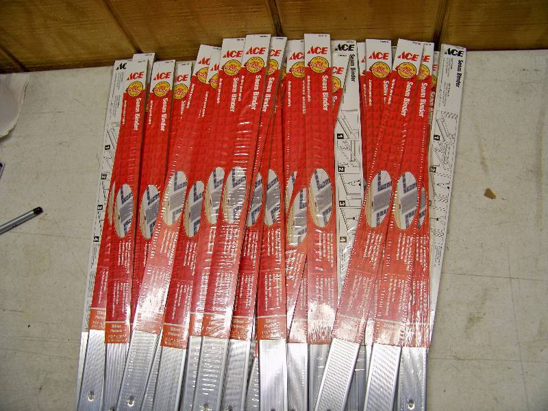 lot 810 image: 42 Ace Seam Binders