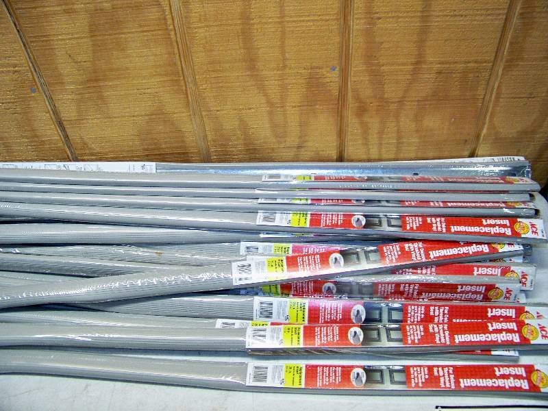 lot 811 image: 27 Replacement Insert for Deluxe Threshold with Vinyl Seal