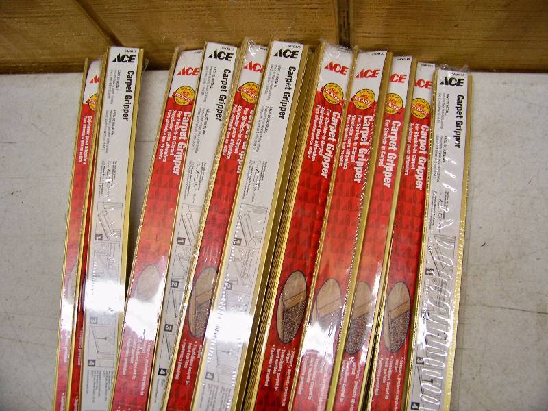 lot 815 image: 18 Carpet Grippers