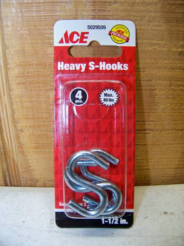lot 830 image: Case of 50 Packages of 4 Heavy S-Hooks