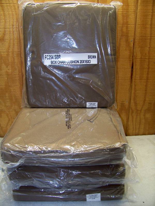 lot 859 image: 4 Ballard Outdoor Chair Cushions with Boxed Edge