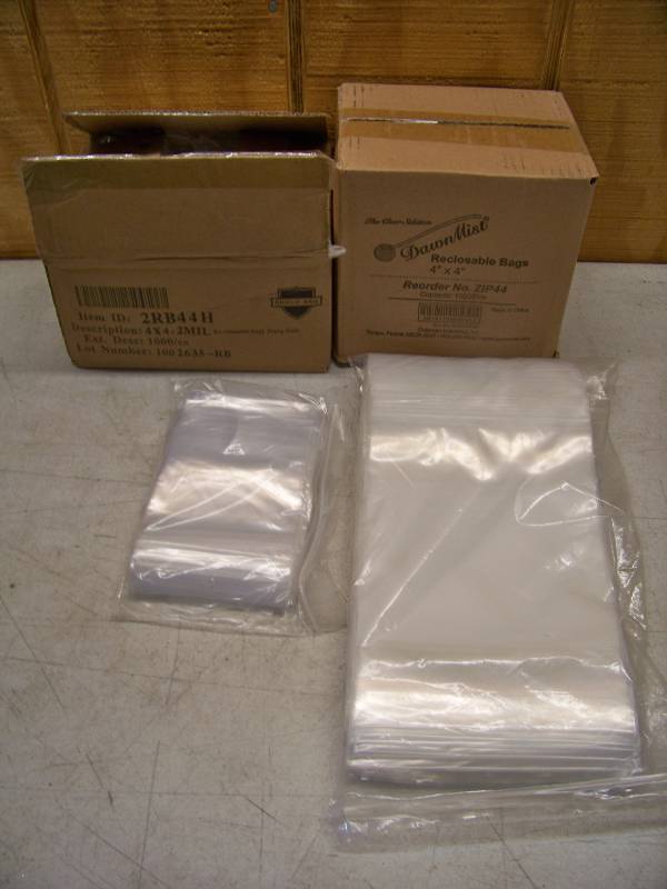 lot 860 image: Ziplock Type Bags