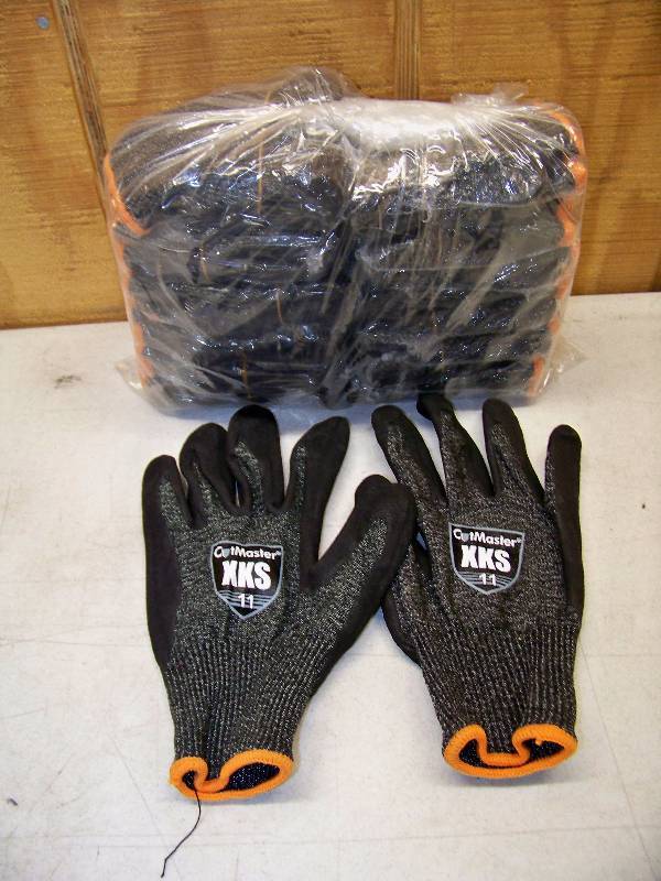 lot 850 image: Dozen Pair Cutmaster XKS Gloves