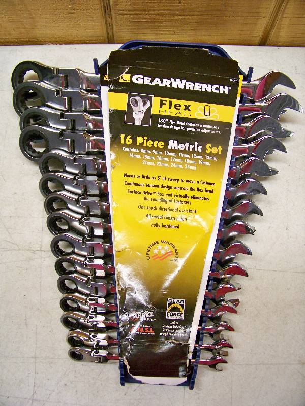 lot 879 image: Gear Wrench Flexhead Metric Wrench Set