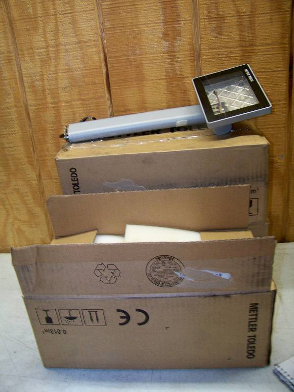 lot 884 image: 3 Metler Toledo Scale Tower Kits