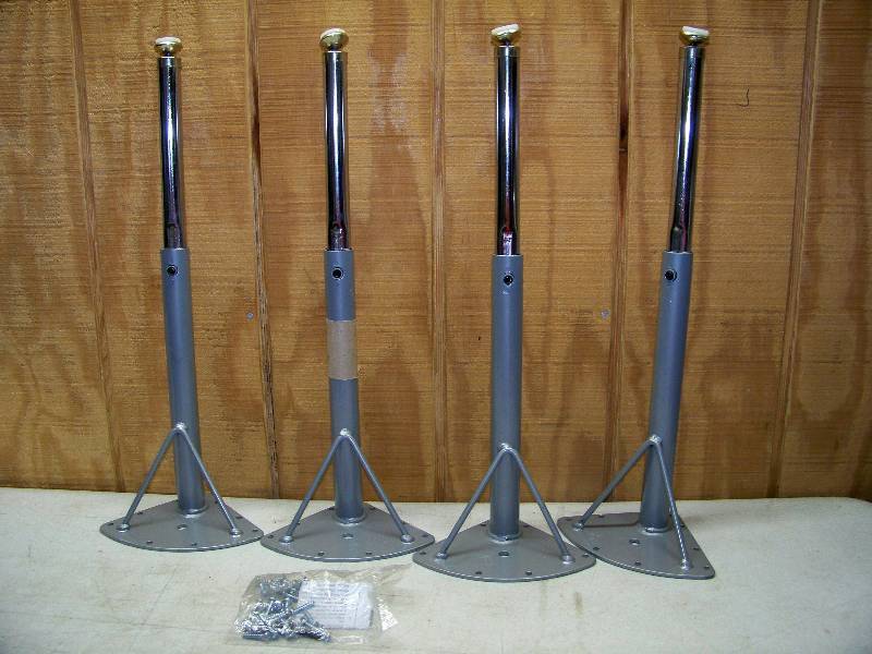 lot 896 image: Set of 4 Table Legs
